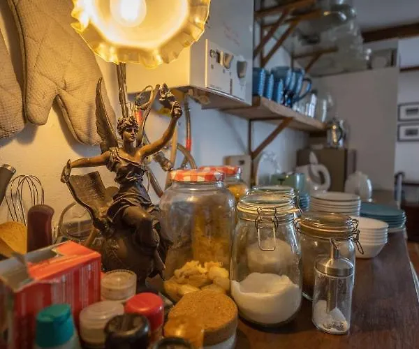 House Babylon With Kitchenette And Garden Affittacamere 4*