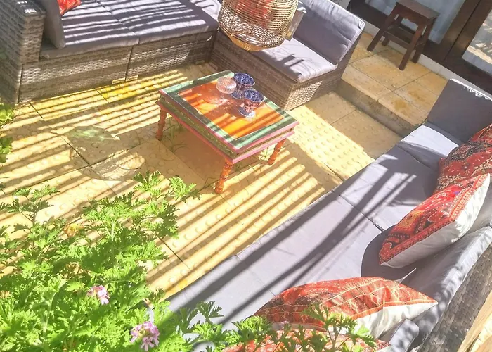 House Babylon With Kitchenette And Garden Affittacamere Torreira