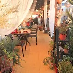 House Babylon With Kitchenette And Garden