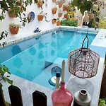House Babylon With Kitchenette And Garden Konukevi Torreira