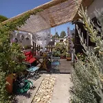 House Babylon With Kitchenette And Garden Konukevi
