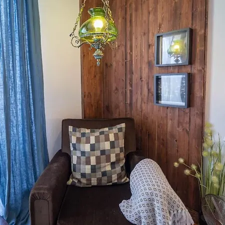 בית הארחה House Babylon With Kitchenette And Garden טוריירה