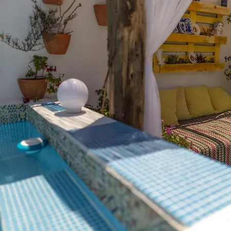 House Babylon With Kitchenette And Garden Pensjonat 4*