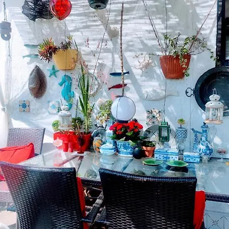 ゲストハウス House Babylon With Kitchenette And Garden 4*