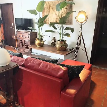 Гостевой дом House Babylon With Kitchenette And Garden Торрейра