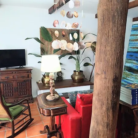House Babylon With Kitchenette And Garden Гостевой дом 4*