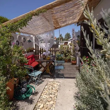 House Babylon With Kitchenette And Garden Casa de hóspedes