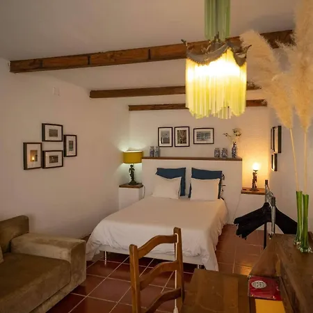 House Babylon With Kitchenette And Garden ゲストハウス トレイラ