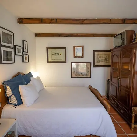 ゲストハウス House Babylon With Kitchenette And Garden トレイラ