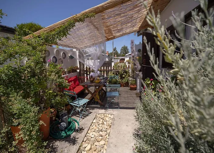 House Babylon With Kitchenette And Garden Konukevi